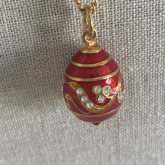 Faberge gold filled egg style necklace. - Picture 2 of 6